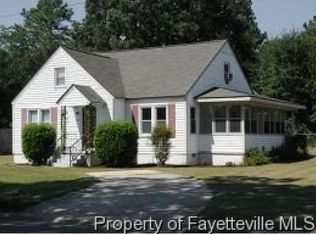 525 E Donaldson Ave, Raeford, NC 28376