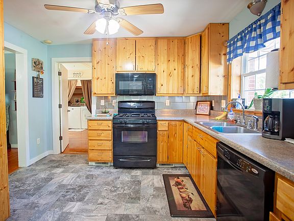 5th image of 102 Cedar Hill Dr