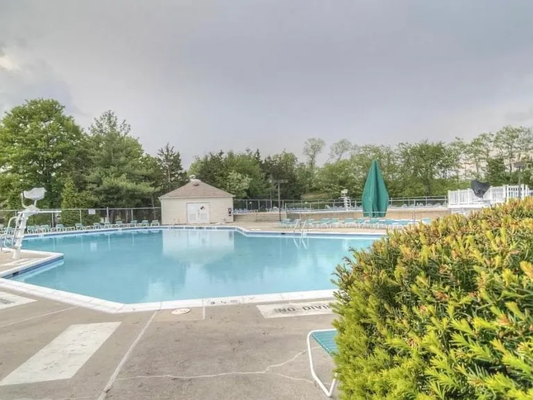 6003 Ellesmere Ct #19A — Photo 13