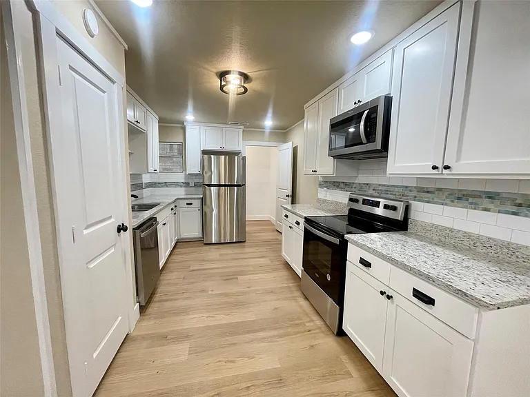 515 Maple St — Photo 2