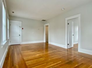 481 Oaklawn Ave APT 3, Cranston, RI 02920