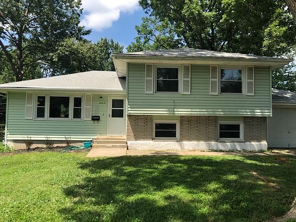 2nd image of 1606 NE Northaven Dr