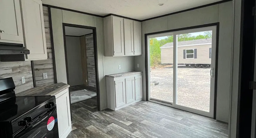 15940 Avilla Rd — Photo 2