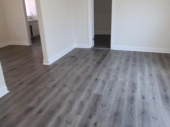 4th image of 316 Glenn St