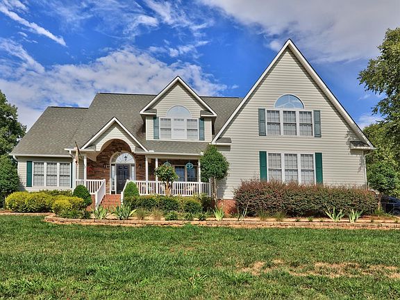 4th image of 181 Charis Ln