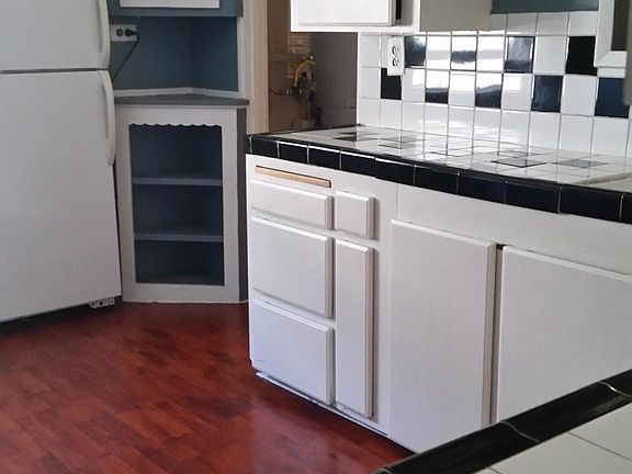 4th image of 2966 Glenmanor Pl