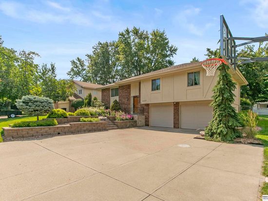 21479 Brentwood Rd, Elkhorn, NE 68022