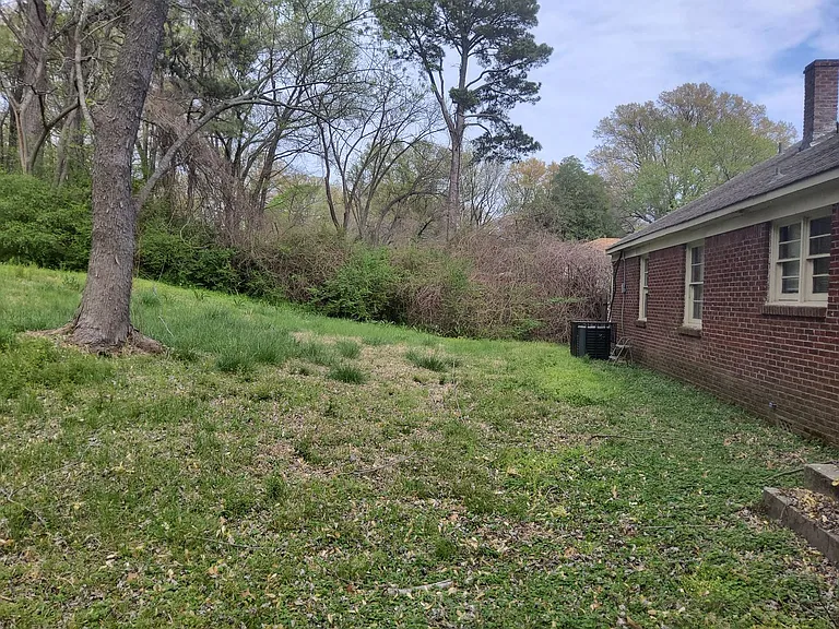 2714 James Rd — Photo 5