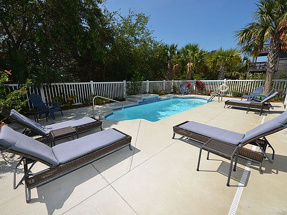 4th image of 1008 W Gulf Beach Dr