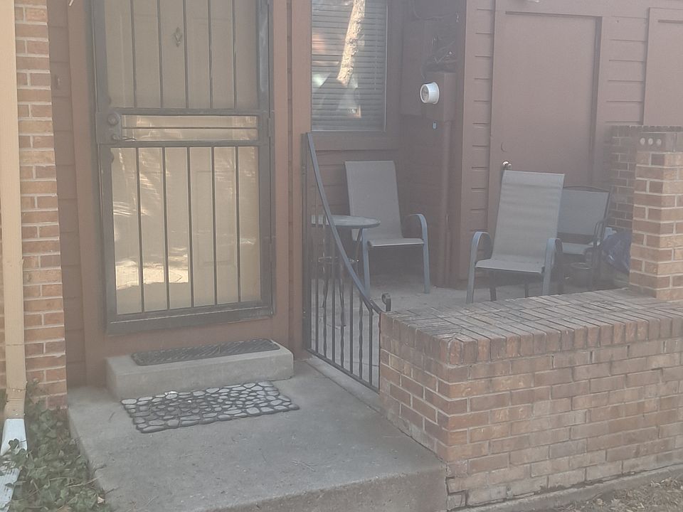 1st image of 2685 S Dayton Way APT 327