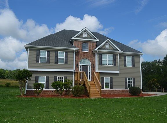 2nd image of 136 Richmond Dr