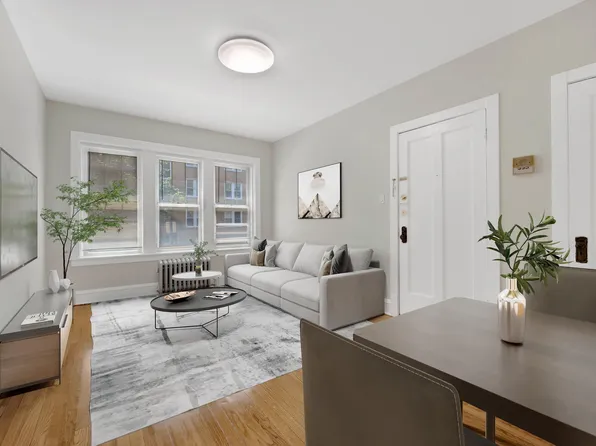 4748 W Roscoe St APT 3, Chicago, IL 60641