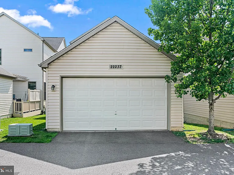 22237 Fulmer Ave — Photo 34