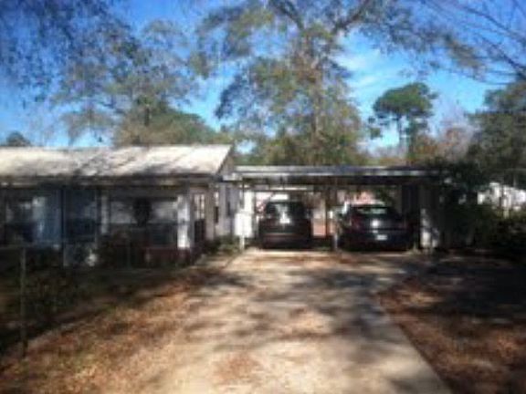 3rd image of 2722 Dogwood Cir