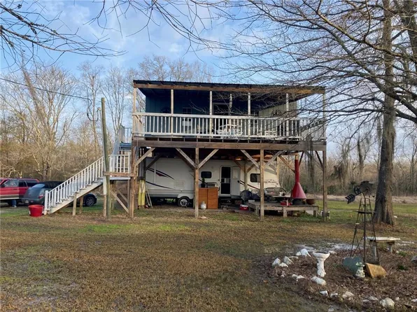 1575 Spring Bayou Rd, Marksville, LA 71351