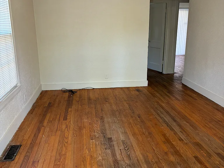 2312 Moss St — Photo 13