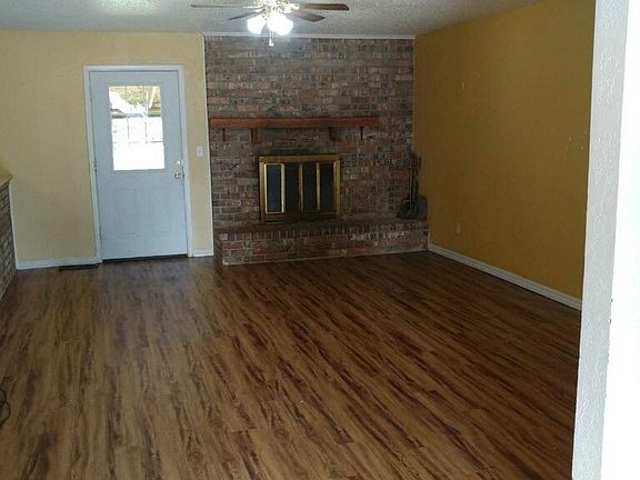 3rd image of 6 Rosemarie St