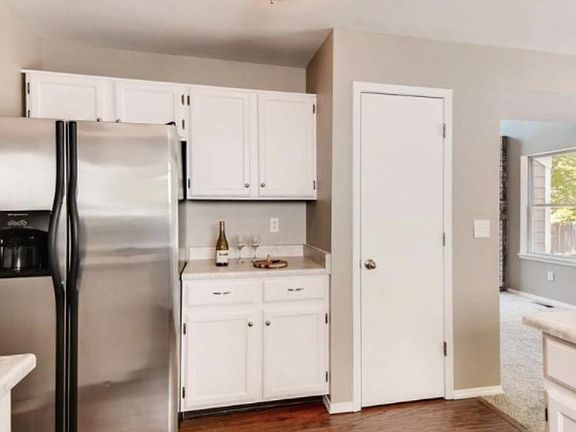 4th image of 2715 Bryant Dr