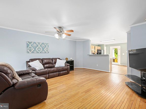 2nd image of 302 Munsons Hill Ct