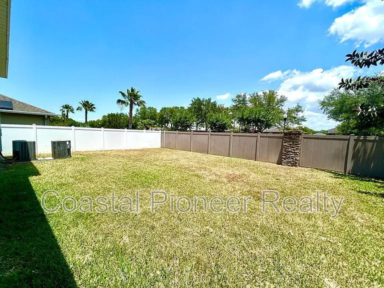 2123 Roanoke Springs Dr — Photo 41