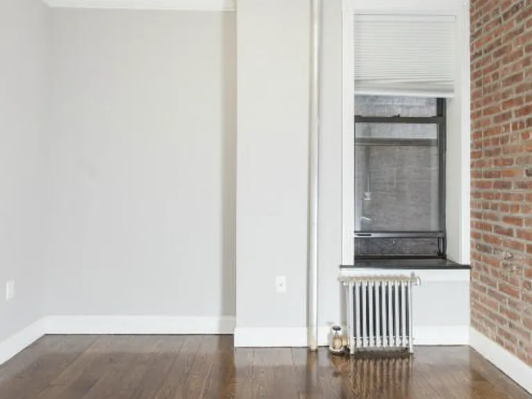 438 W 52nd St #6C — Photo 3