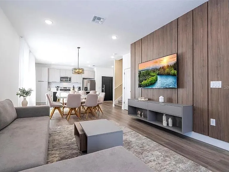 9120 Boracay Ct — Photo 3