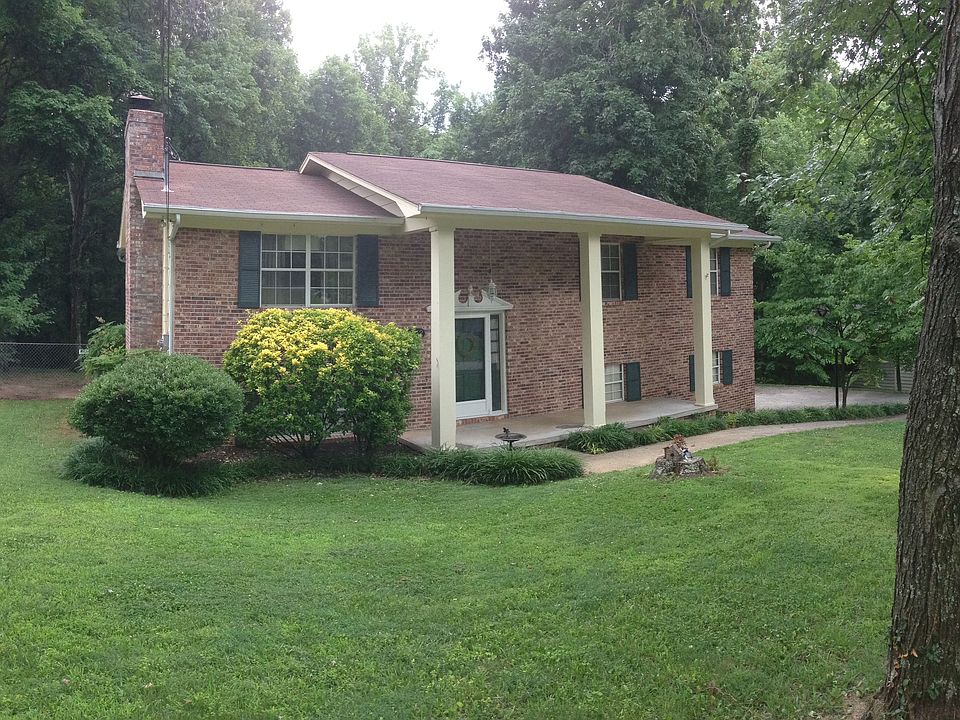Colonial split foyer