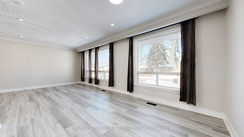 Toronto House for rent - 5 Bedrooms — photo 8