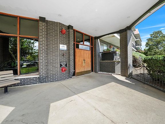 5th image of 4840 Foster St APT 109