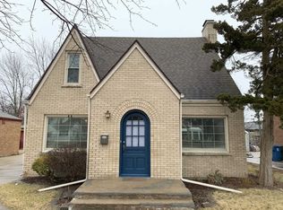 582 S Kennedy Dr, Bradley, IL 60915