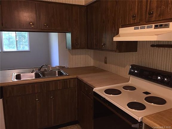 4th image of 7611 Holly Grove Ct #7611