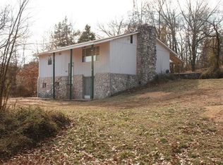 189 White Ln, Highlandville, MO 65669