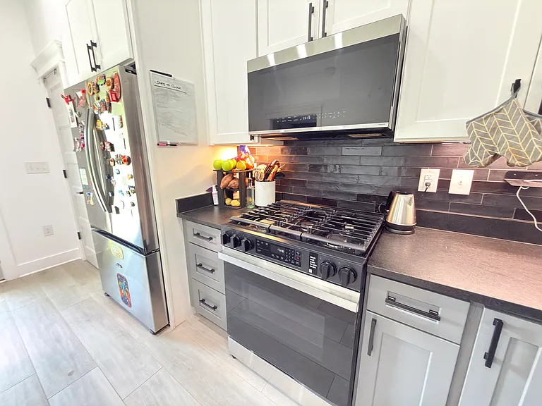 4852 Boat St — Photo 11