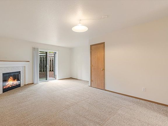 5th image of 14201-14205 E Burnside St #33