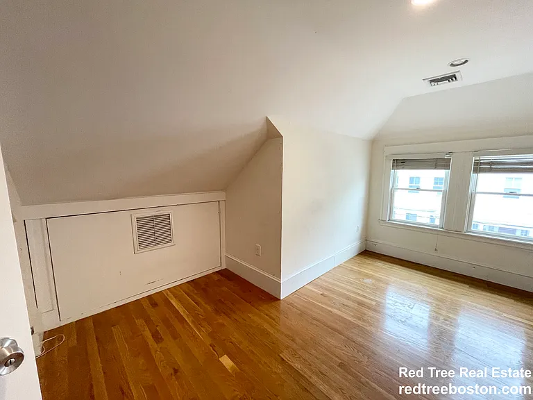15 Sunset St #3 — Photo 13