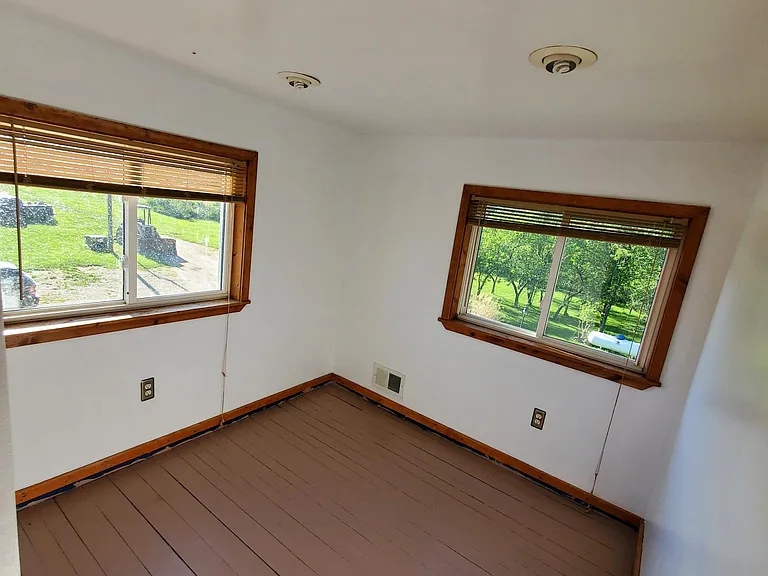 6632 Cedar Creek Rd — Photo 15
