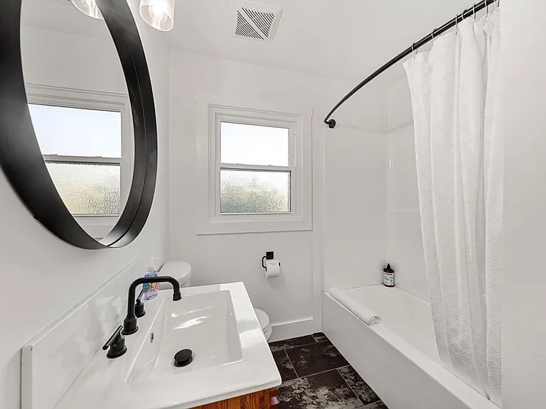 235 Royal Pines Dr — Photo 34