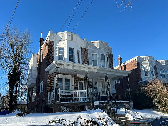 3rd image of 320 Gilham St