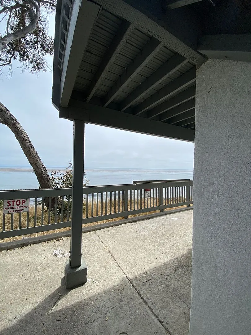 6777 Del Playa — Photo 4