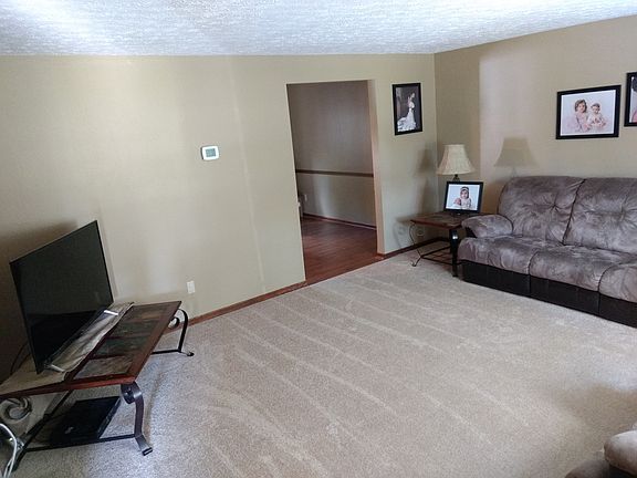5th image of 103 Haswell Cir