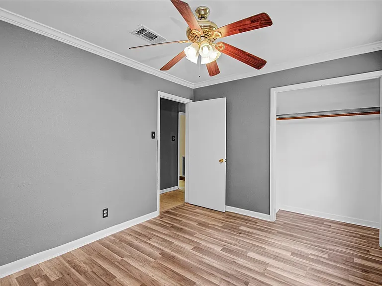 8565 Ridgepoint Dr — Photo 31