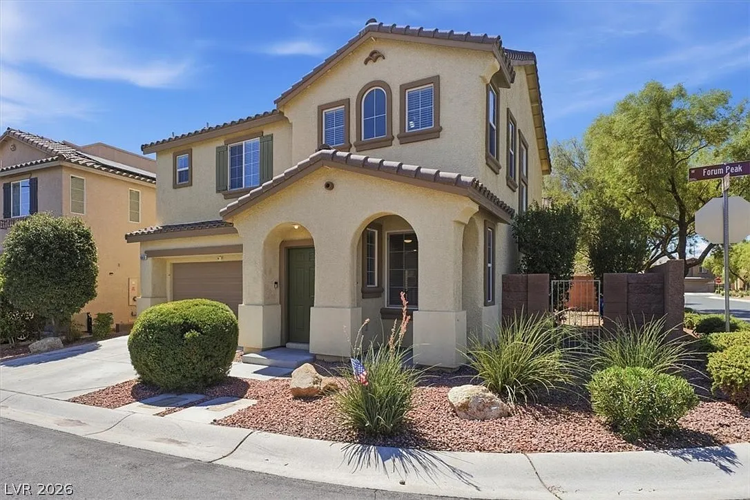 4 bed, 3.0 bath, 1848 sqft, $2,400 — Photo 2