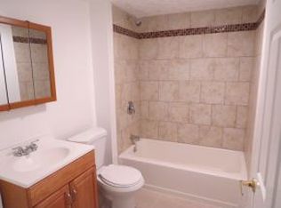 15 Adams Ave, Endicott, NY 13760