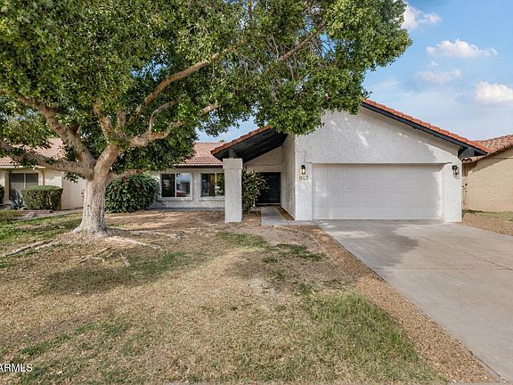 2nd image of 942 E DRIFTWOOD Drive