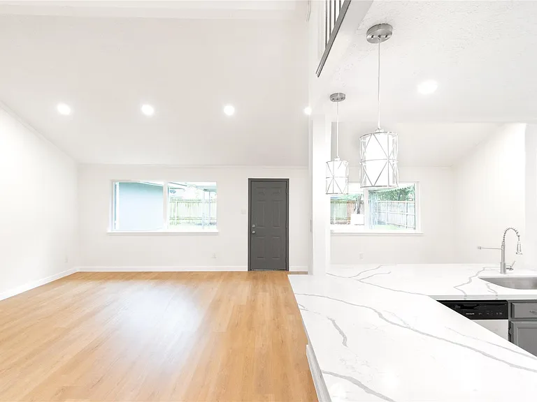 15707 Amapola Dr — Photo 8