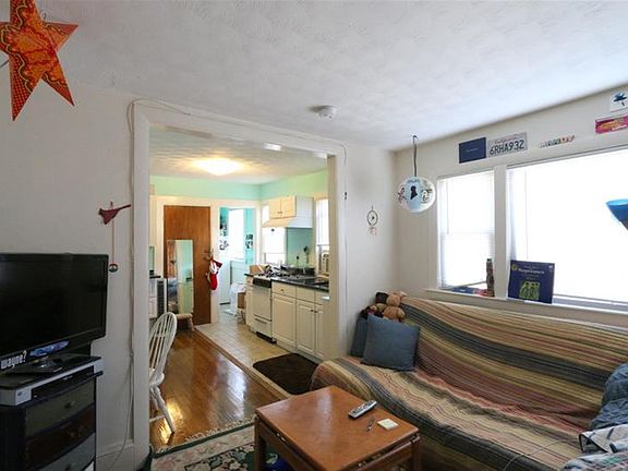 5th image of 193 Concord Ave