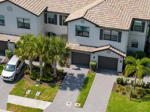 15210 Sunny Day Dr, Bradenton, FL 34211