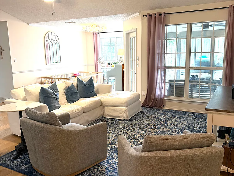 Living/ dining area