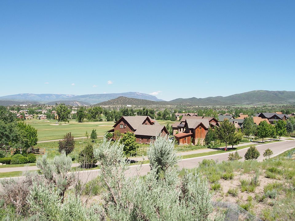 2nd image of 3877 Crystal Bridge Dr