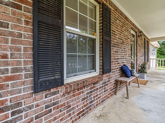 3rd image of 1704 N Concord Rd